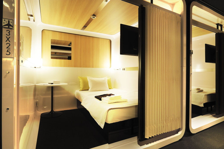 Bedroom 5, First Cabin Kansai Airport, Tajiri