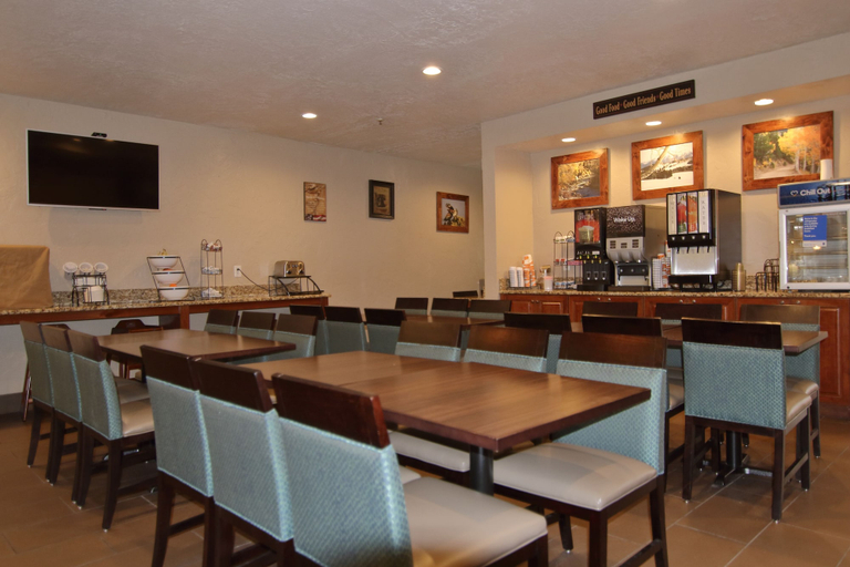 Food & Drinks 5, Comfort Inn Richfield I-70, Sevier