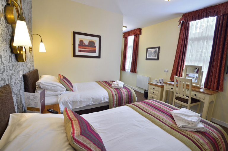 Bedroom 3, The Royal Victoria & Bull Hotel, Kent