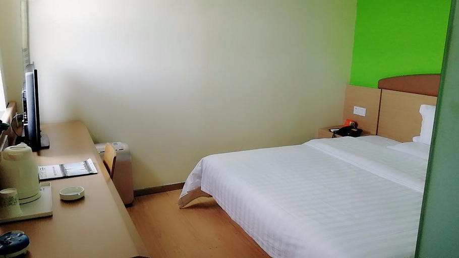 Bedroom 3, 7 Days Inn Beijing South Railway Station Caoqiao Hub, Beijing