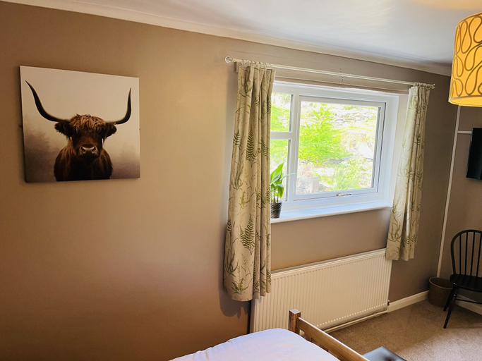 Bedroom 2, The Lake View Hotel, Gwynedd