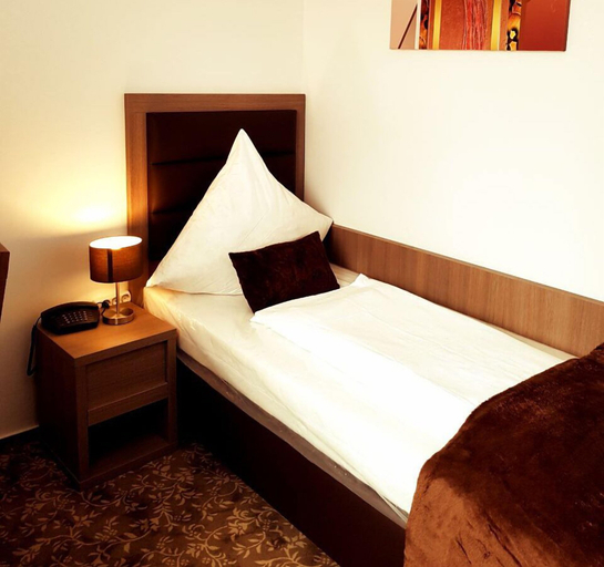 Bedroom 4, easy&cosy Hotel Moers, Wesel