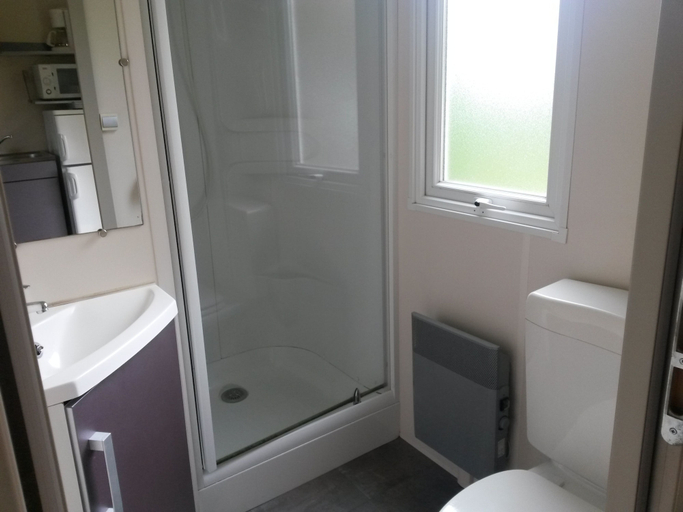 Bathroom 4, Camping du Lac de Saint-Pardoux, Haute-Vienne