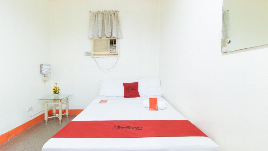 Bedroom 4, RedDoorz @ Golden Travellers Inn Antique, San Jose