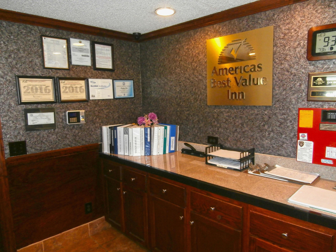 Food & Drinks 5, Americas Best Value Inn Conyer, Rockdale