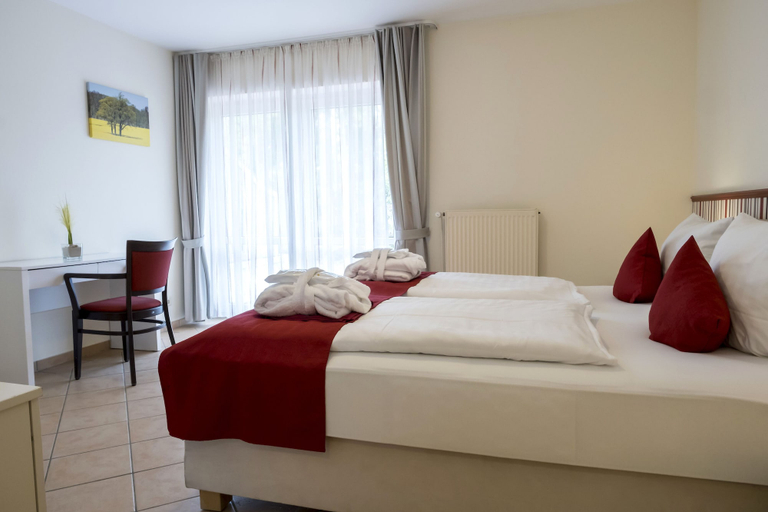 Bedroom 3, Hotel Haus am Meer, Plön