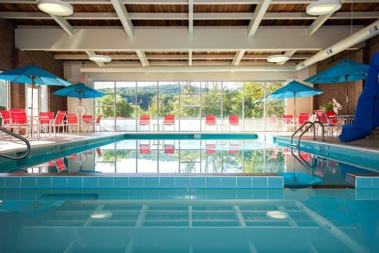 White River Inn and Suites, Windsor