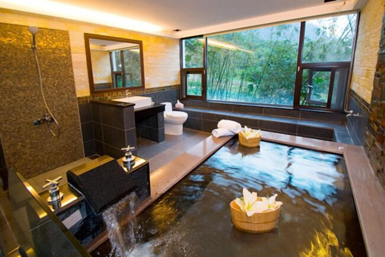Bathroom 3, Yixiang Spring Travel, Yilan