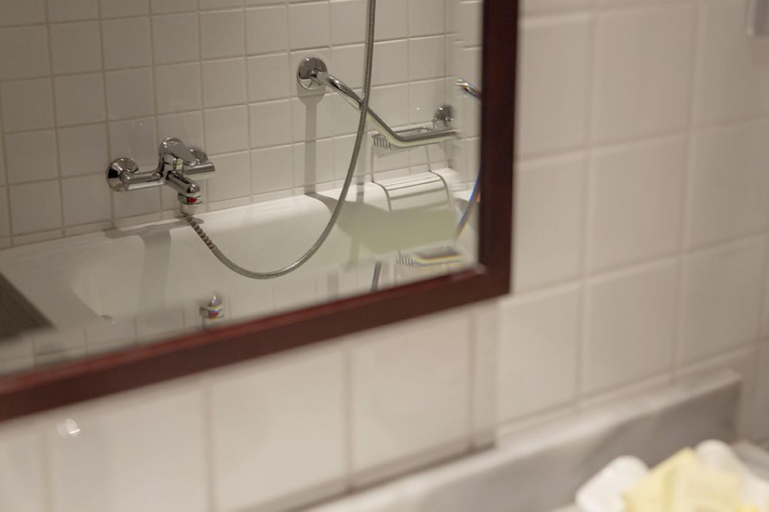 Bathroom 4, Hotel dei Gonzaga, Reggio Nell'Emilia