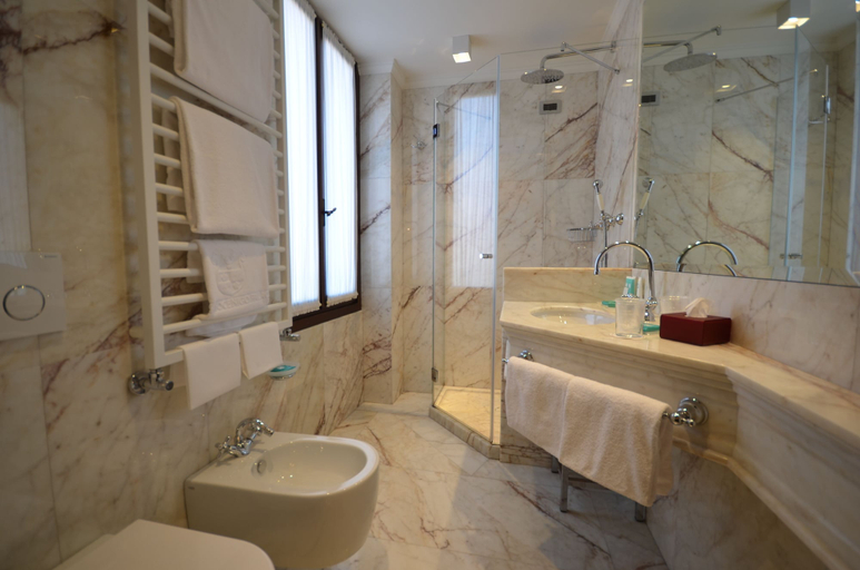 Bathroom 4, Hotel Nani Mocenigo Palace, Venezia