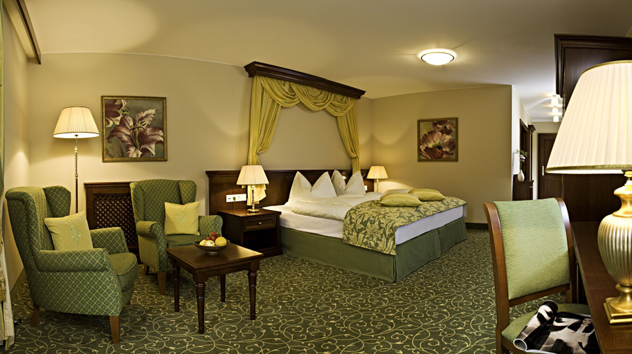 Bedroom 3, Grandhotel Lienz, Lienz