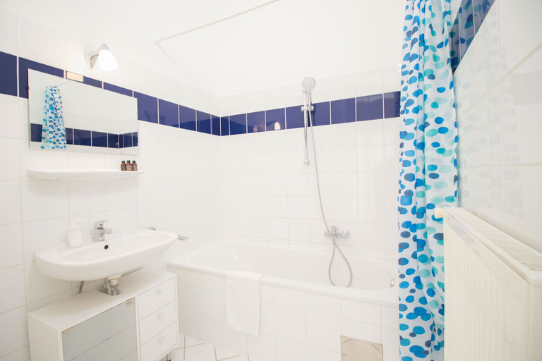 Bathroom 3, HeyMi Apartments Stadtpark, Wien
