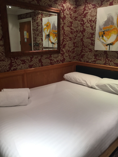 Bedroom 2, The Excelsior Hotel, London