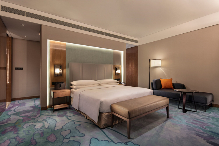 Bedroom 4, Hilton Taizhou, Taizhou
