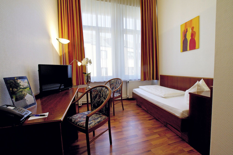 Bedroom 3, Hotel Deutsches Haus, Braunschweig