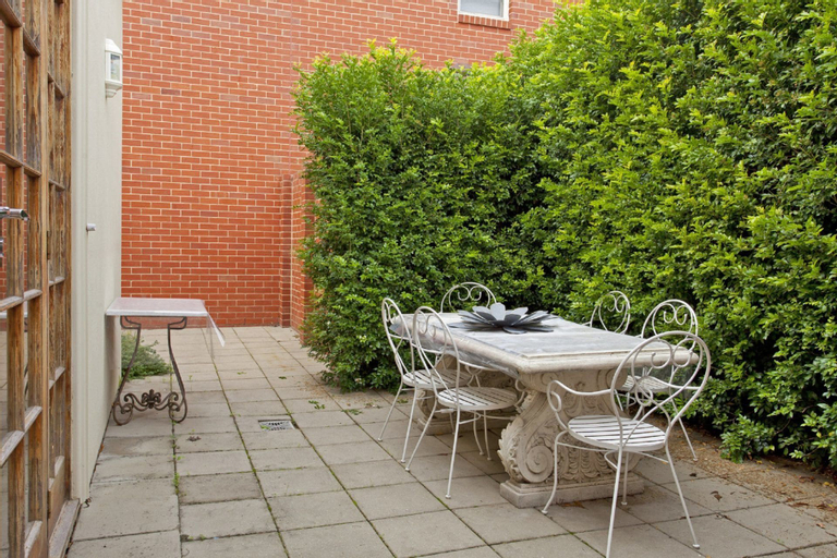 Exterior & Views 5, Rose Cottage - Historic Luxury, Albury