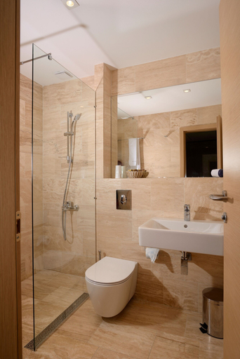 Bathroom 4, St George Hotel, Stolichna