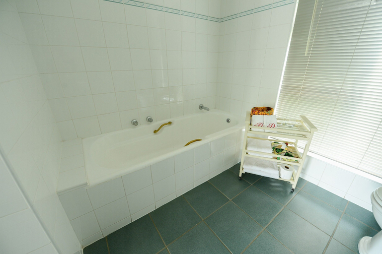 Bathroom 3, De Wingerd Wijnland Lodge, Cape Winelands