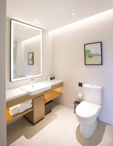 Bathroom 3, Hampton by Hilton Guilin Lingui, Guilin