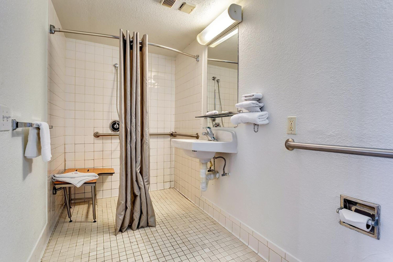 Bathroom 4, Motel 6 Vallejo, CA - Six Flags West, Solano