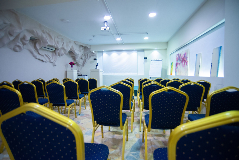 Others 2, Bougainville Bay Serviced Apartments, Sarandës