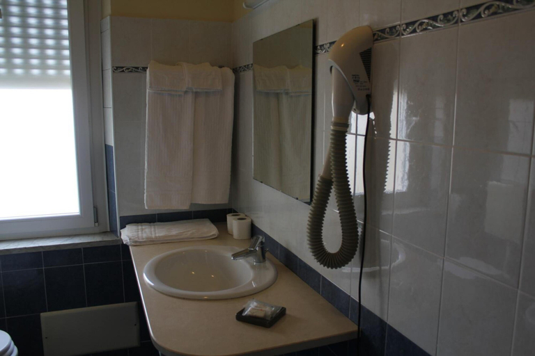 Bathroom 4, Hotel 106, Catanzaro