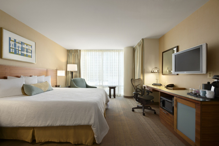 Bedroom 3, Hilton Garden Inn Baltimore Inner Harbor, Baltimore