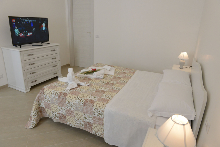Bedroom 2, Domus Antiqua Residence, Bari
