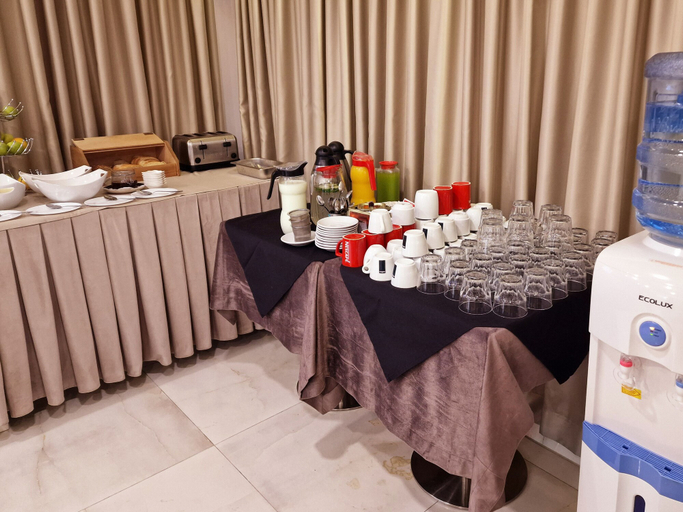 Food & Drinks 5, Senator Hotel, Tirana