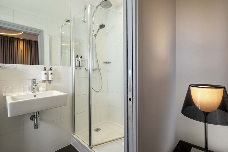 Bathroom 4, First Hotel Paris Tour Eiffel, Paris