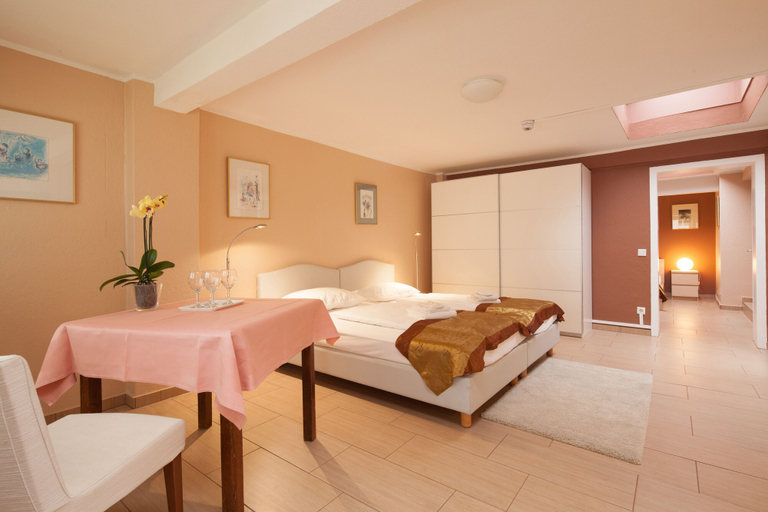 Bedroom 4, Hotel Herzog, Düsseldorf