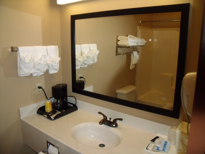 Bathroom 4, Irish Inn And Suites, Bailey