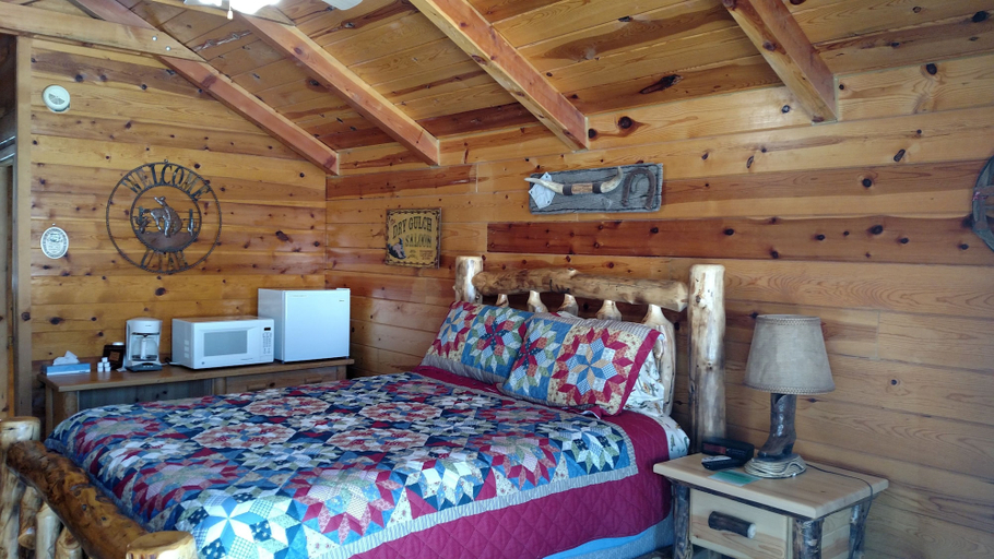 Bedroom 2, Bryce Valley Lodging, Garfield