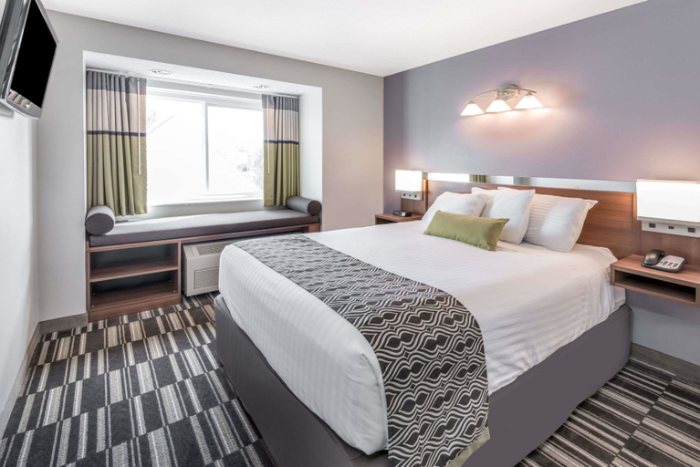 Bedroom 3, Microtel Inn by Wyndham Victor/Rochester, Ontario