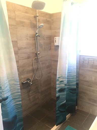 Bathroom 3, Spoleto, Split