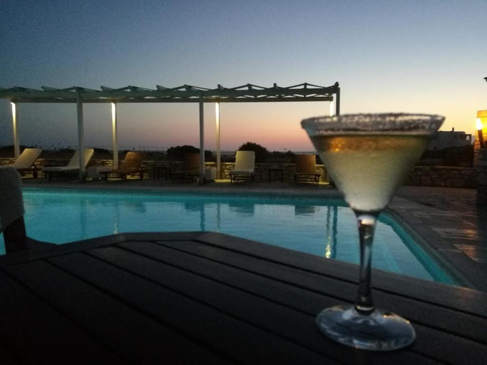 Food & Drinks, Aeraki Studios Naxos, South Aegean