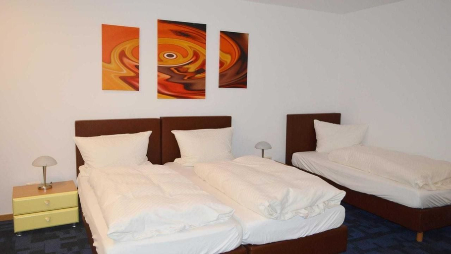 Bedroom 2, Hotel B8 Voerde, Wesel