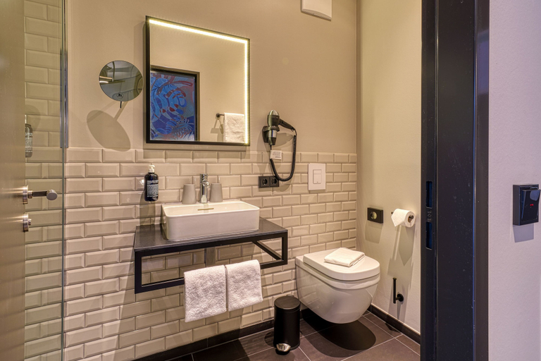 Bathroom 5, Sunday Hotel Bonn, Bonn