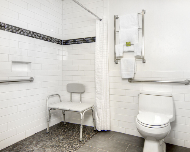 Bathroom 4, Aggie Inn, an Ascend Collection Hotel, Yolo