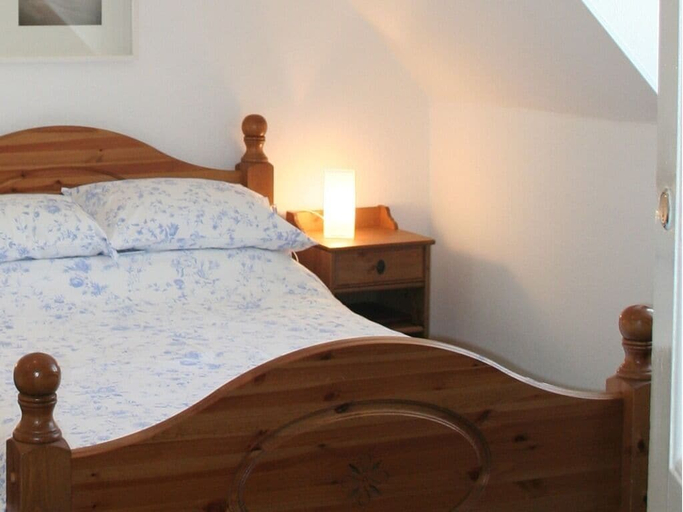 Bedroom 5, The Cross Keys Hotel, Dumfries and Galloway
