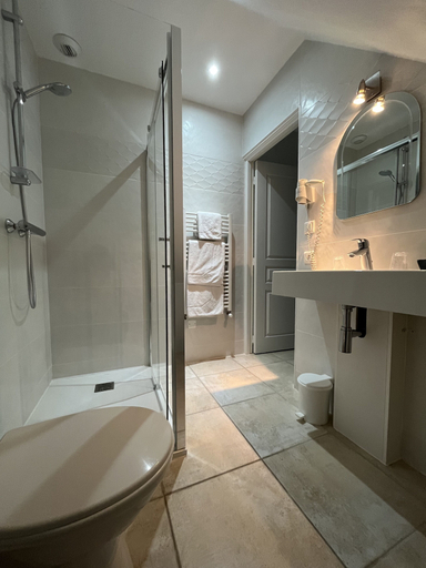 Bathroom 5, Hôtel Bon Encontre, Dordogne