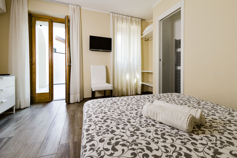Bedroom 5, Andirivieni Bellagio Guest House, Como