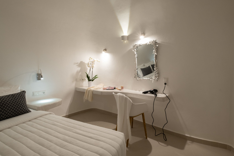 Bedroom 5, Santoterra Antigua Suites, South Aegean