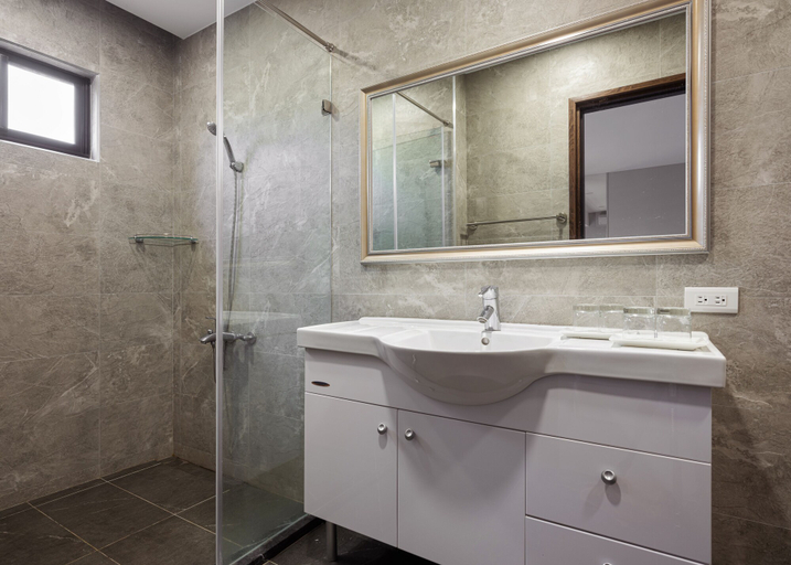 Bathroom 4, Minzu Hotel, Nantou