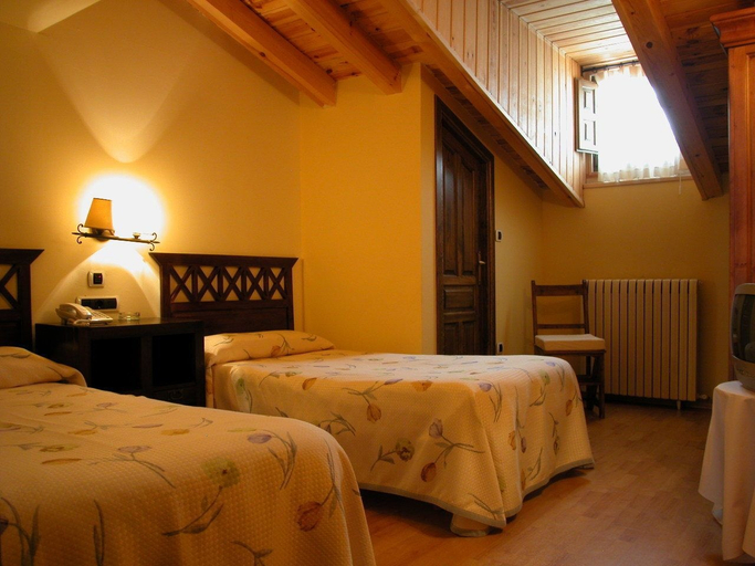 Bedroom 3, C.T.R. Camino de la Fuentona, Soria