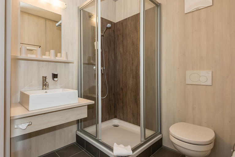 Bathroom 5, Motel Einstein Erding, Erding