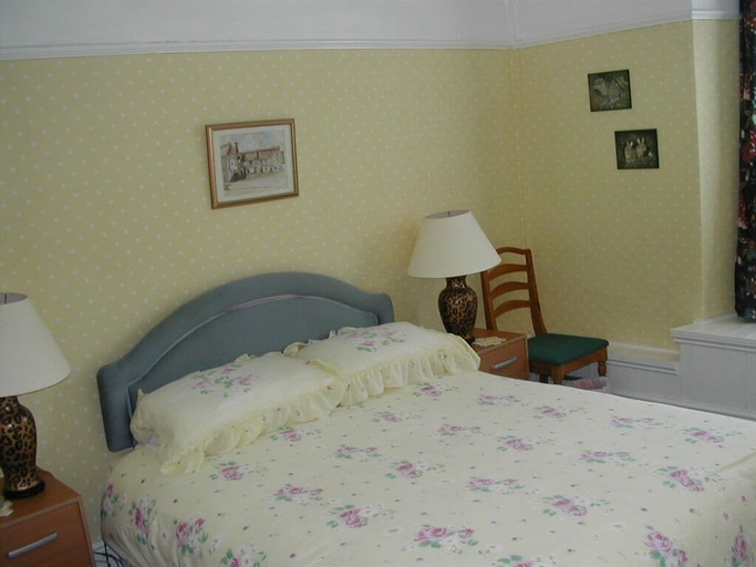 Bedroom 3, Neuadd Arms Hotel, Powys
