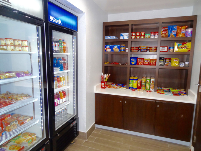 Food & Drinks 5, Country Inn & Suites by Radisson, Coeur d'Alene, Kootenai