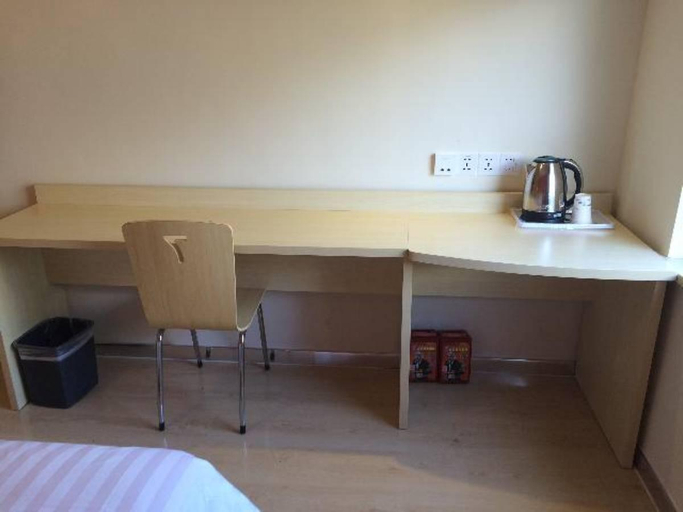Bedroom 4, 7 Days Inn Beijing Shunyi Development Area Mordern Motor City, Beijing