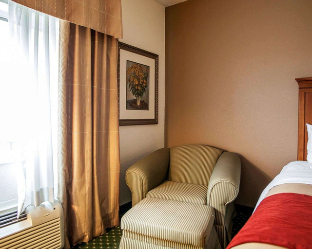 Bedroom 3, Comfort Inn & Suites Davenport - Quad Cities, Scott